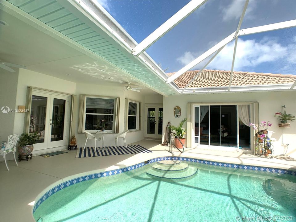 Delightful courtyard pool