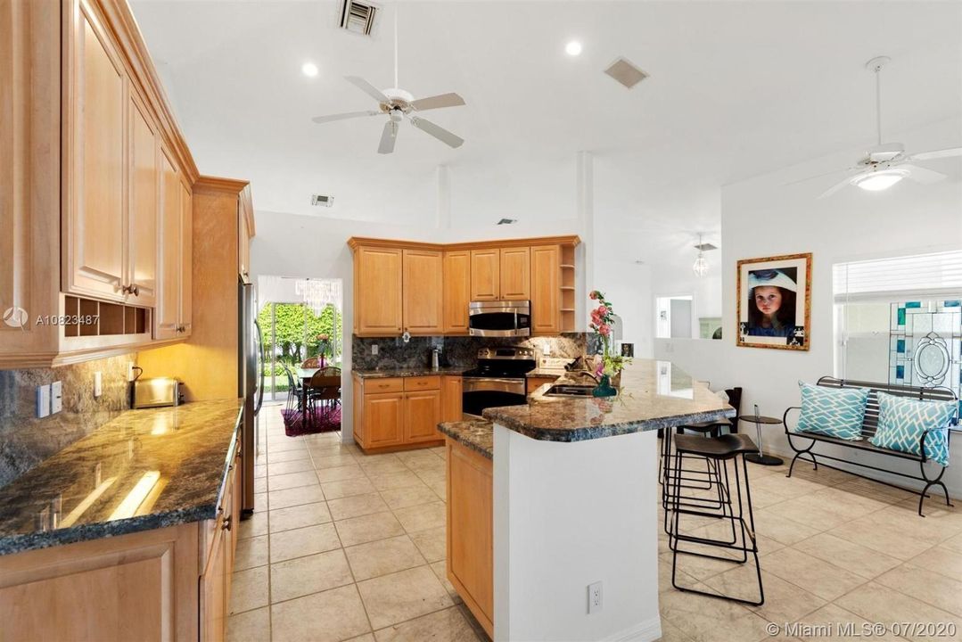 Recently Sold: $1,250,000 (4 beds, 3 baths, 2403 Square Feet)