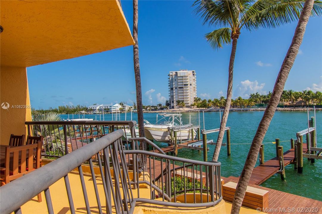 Recently Sold: $1,250,000 (3 beds, 2 baths, 1716 Square Feet)