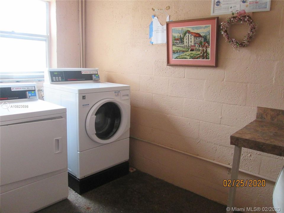 Laundry Room (laundry on each floor)