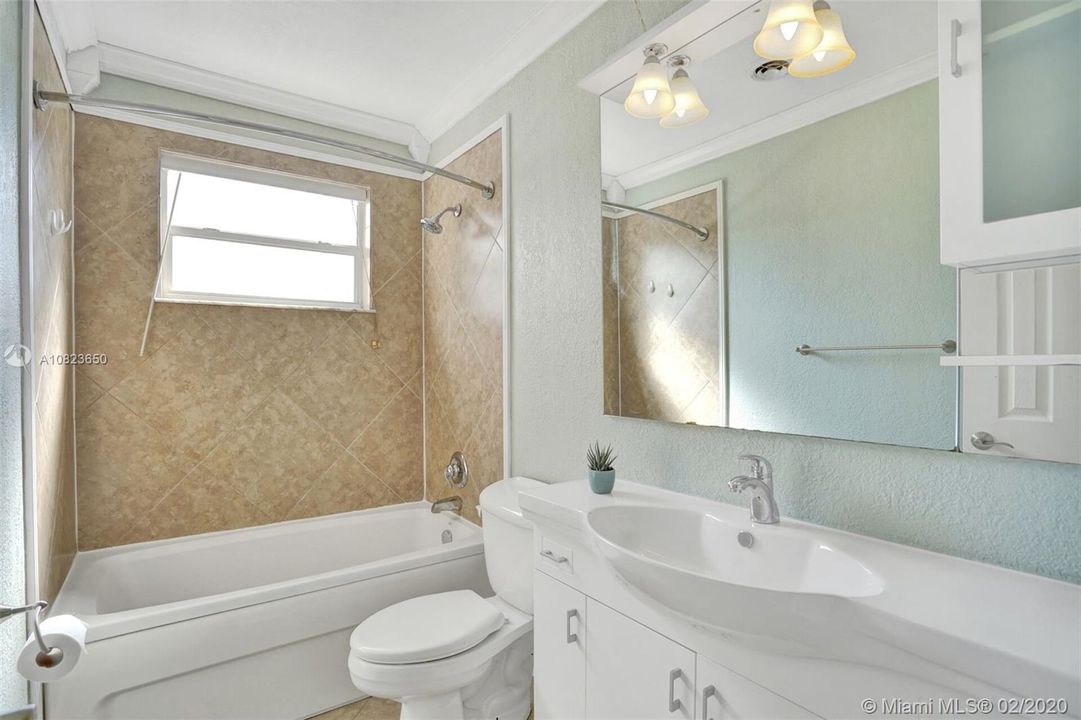 最近售出: $349,999 (3 贝兹, 2 浴室, 1496 平方英尺)