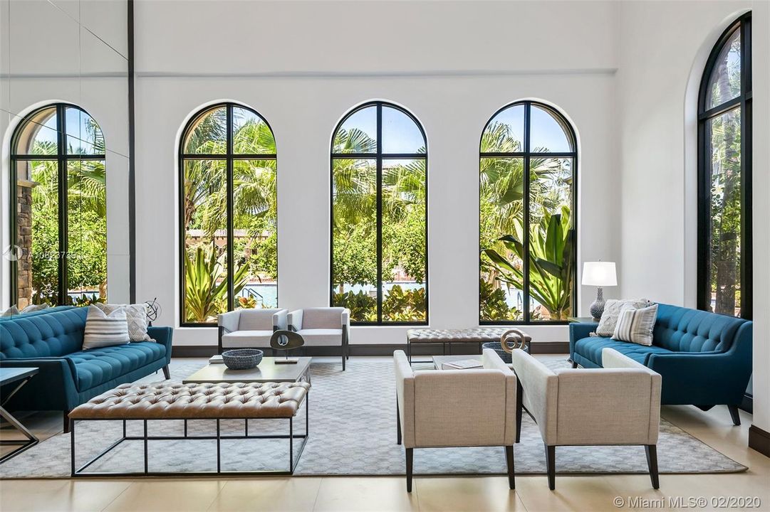 Recently Sold: $825,000 (6 beds, 5 baths, 4112 Square Feet)