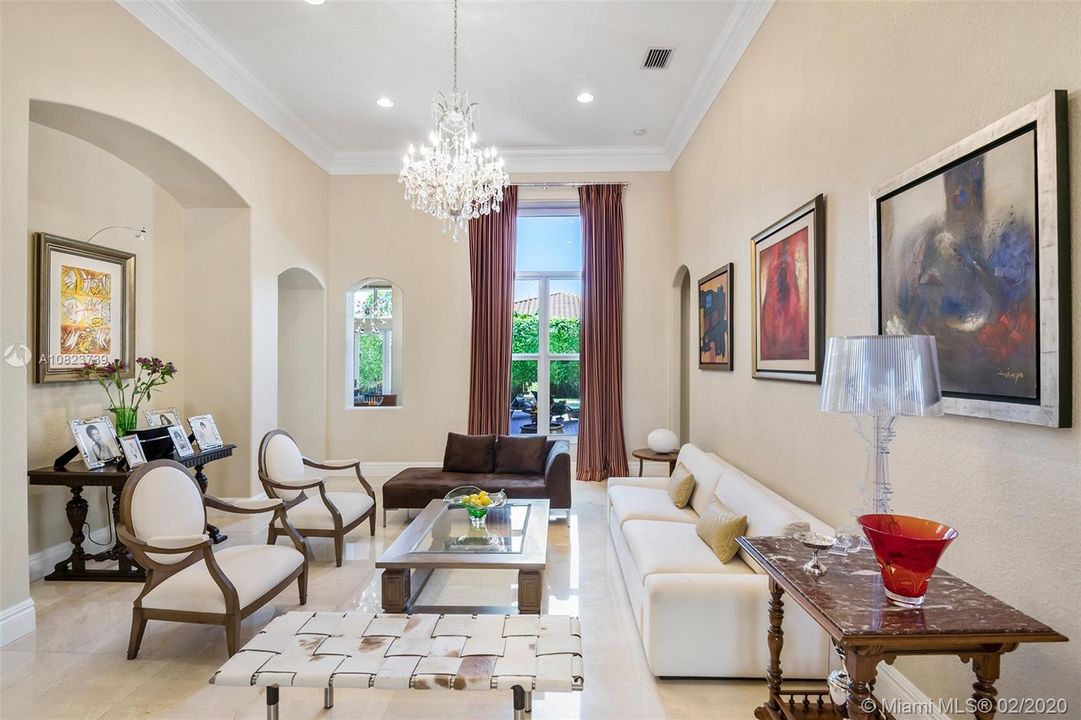 Recently Sold: $825,000 (6 beds, 5 baths, 4112 Square Feet)