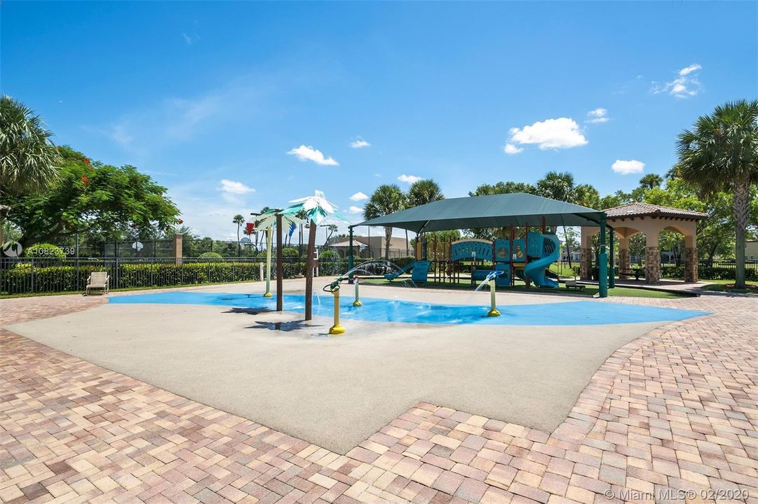 Recently Sold: $825,000 (6 beds, 5 baths, 4112 Square Feet)
