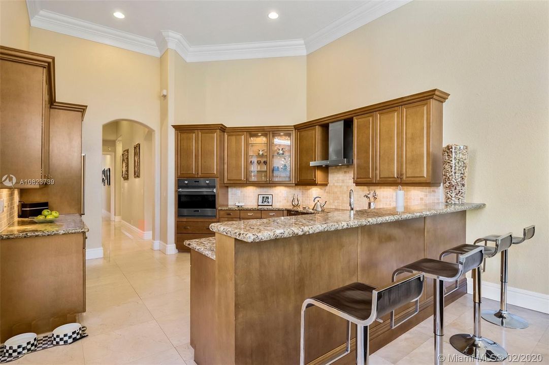 Recently Sold: $825,000 (6 beds, 5 baths, 4112 Square Feet)