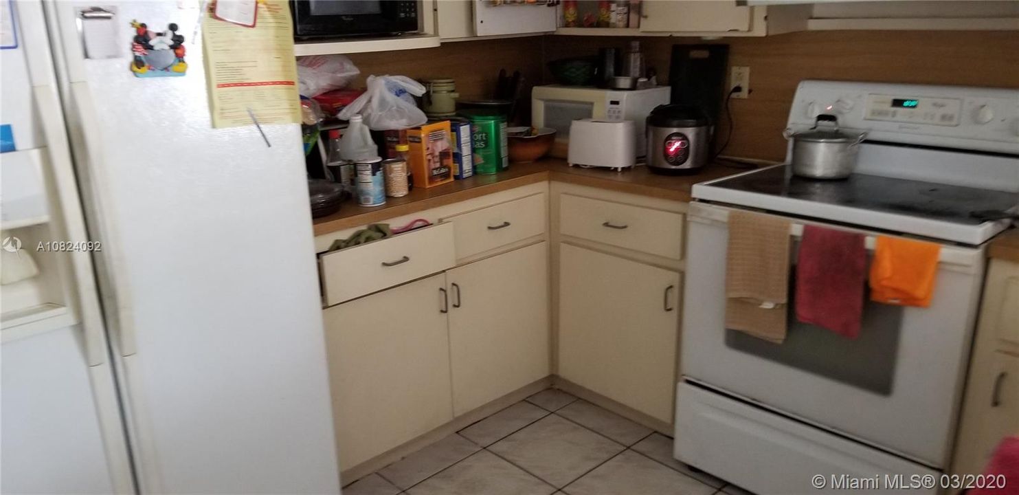 Vendido Recientemente: $65,000 (3 camas, 3 baños, 906 Pies cuadrados)