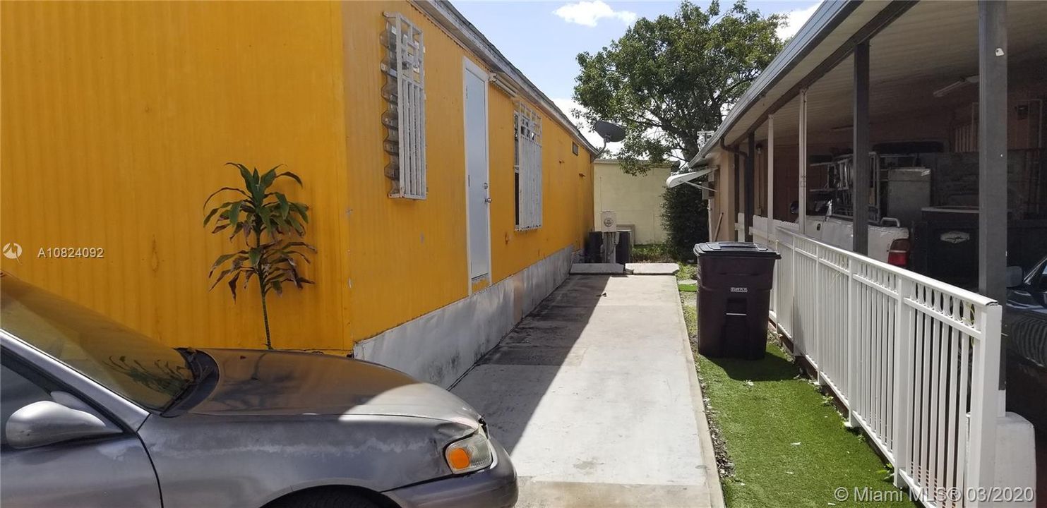 Vendido Recientemente: $65,000 (3 camas, 3 baños, 906 Pies cuadrados)