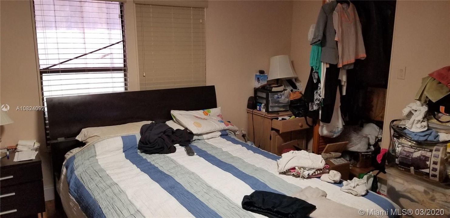 Vendido Recientemente: $65,000 (3 camas, 3 baños, 906 Pies cuadrados)