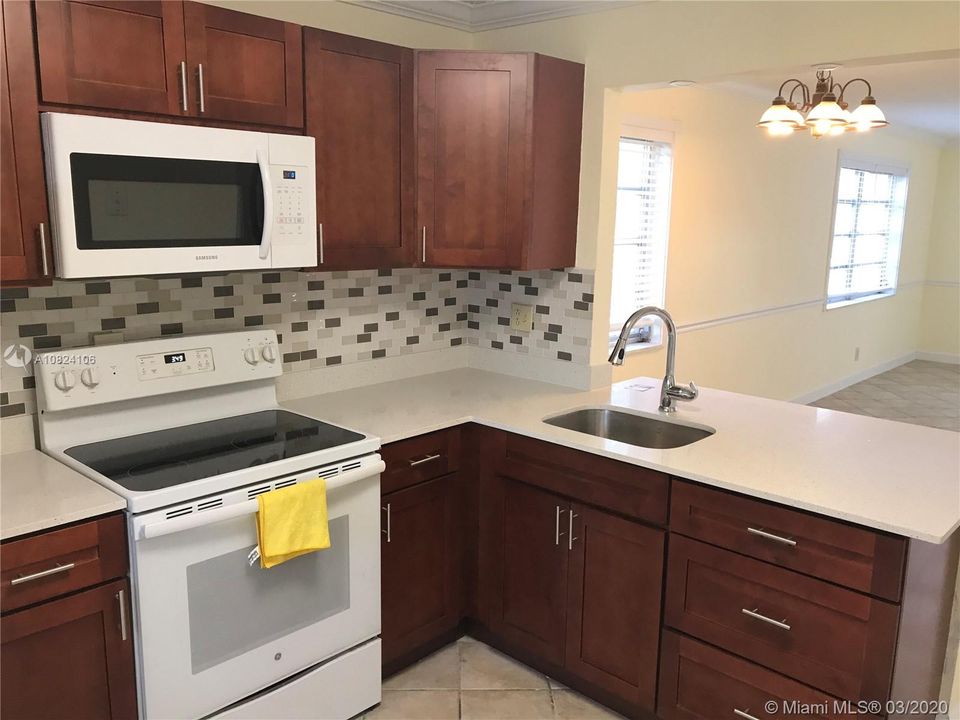Recently Rented: $1,450 (2 beds, 1 baths, 1000 Square Feet)