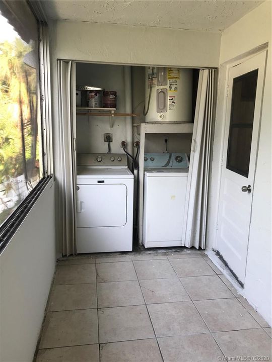 Recently Rented: $1,450 (2 beds, 1 baths, 1000 Square Feet)