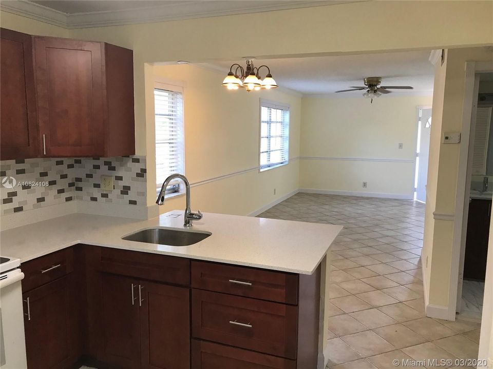 Recently Rented: $1,450 (2 beds, 1 baths, 1000 Square Feet)