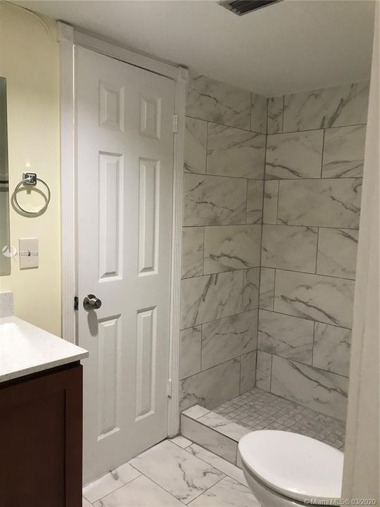 Recently Rented: $1,450 (2 beds, 1 baths, 1000 Square Feet)