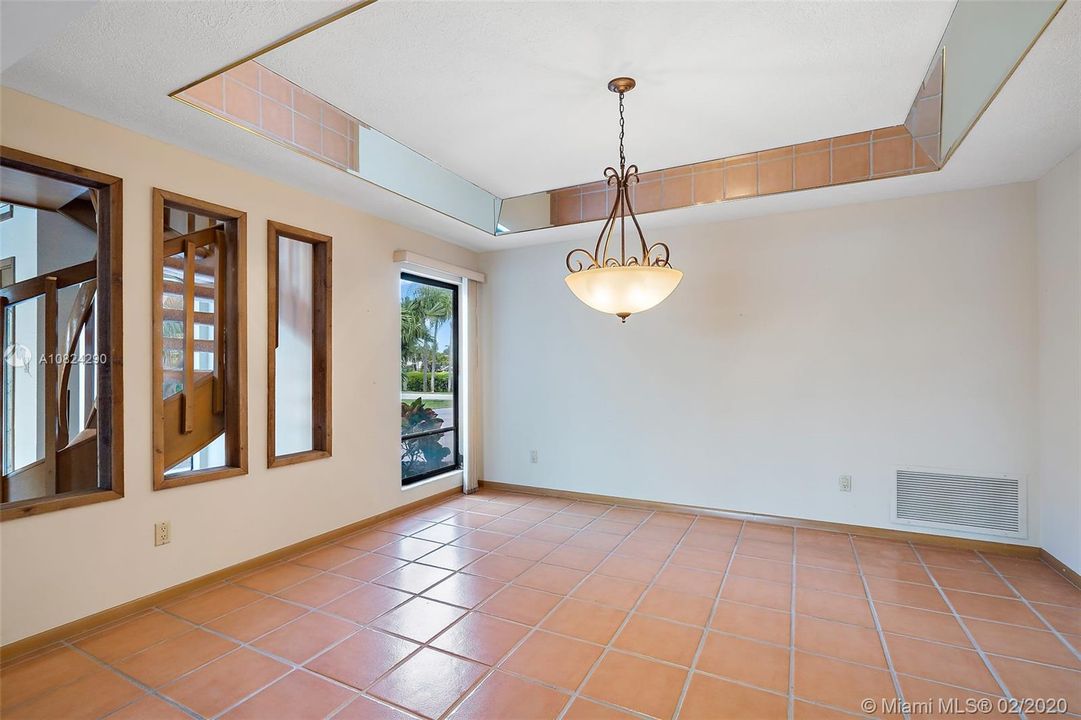 Recently Sold: $1,215,000 (3 beds, 3 baths, 2600 Square Feet)