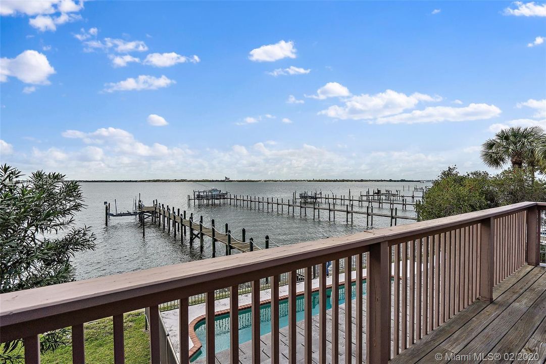 Recently Sold: $1,215,000 (3 beds, 3 baths, 2600 Square Feet)