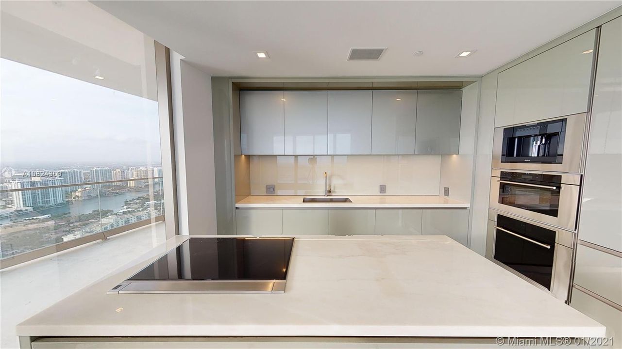 Recently Sold: $1,999,999 (2 beds, 2 baths, 1250 Square Feet)
