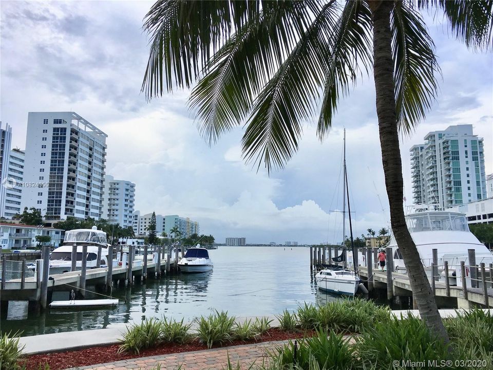 Recently Rented: $2,800 (3 beds, 2 baths, 1552 Square Feet)