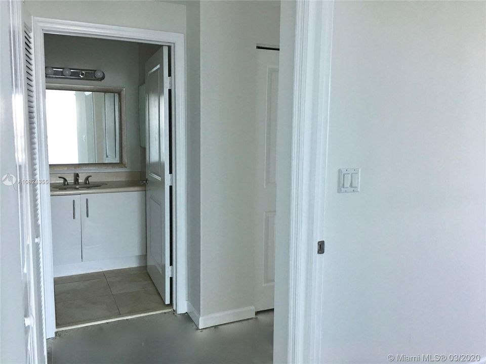Recently Rented: $2,800 (3 beds, 2 baths, 1552 Square Feet)