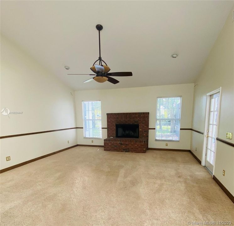 Recently Sold: $395,000 (4 beds, 2 baths, 3095 Square Feet)