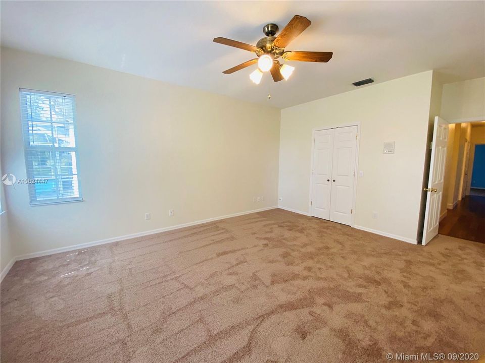 Recently Sold: $395,000 (4 beds, 2 baths, 3095 Square Feet)