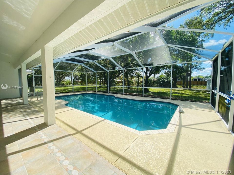 Recently Sold: $395,000 (4 beds, 2 baths, 3095 Square Feet)
