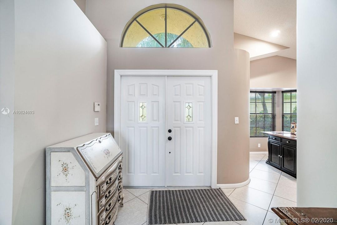 Vendido Recientemente: $309,999 (3 camas, 2 baños, 1382 Pies cuadrados)