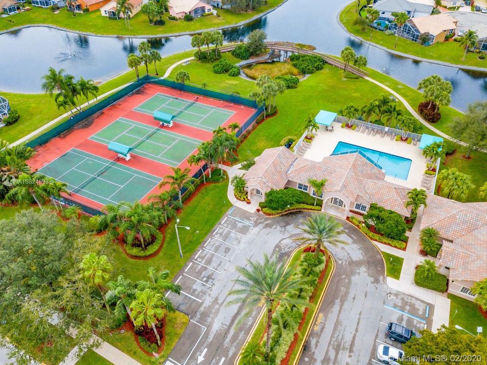 Vendido Recientemente: $309,999 (3 camas, 2 baños, 1382 Pies cuadrados)