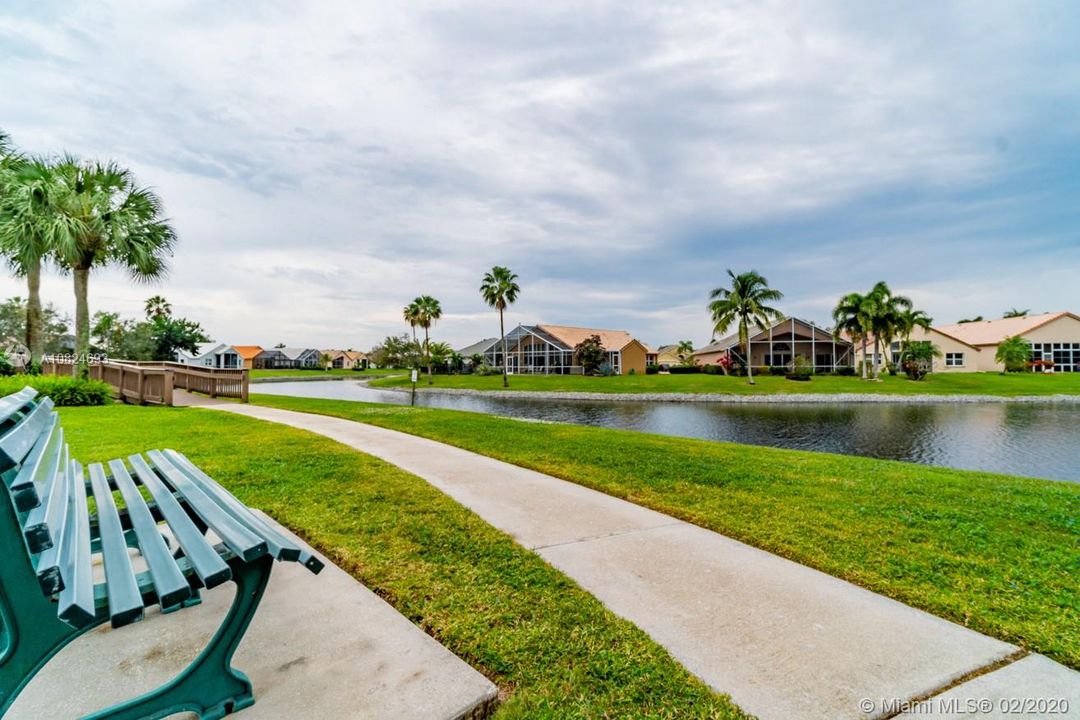 Vendido Recientemente: $309,999 (3 camas, 2 baños, 1382 Pies cuadrados)