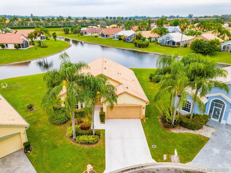 Vendido Recientemente: $309,999 (3 camas, 2 baños, 1382 Pies cuadrados)
