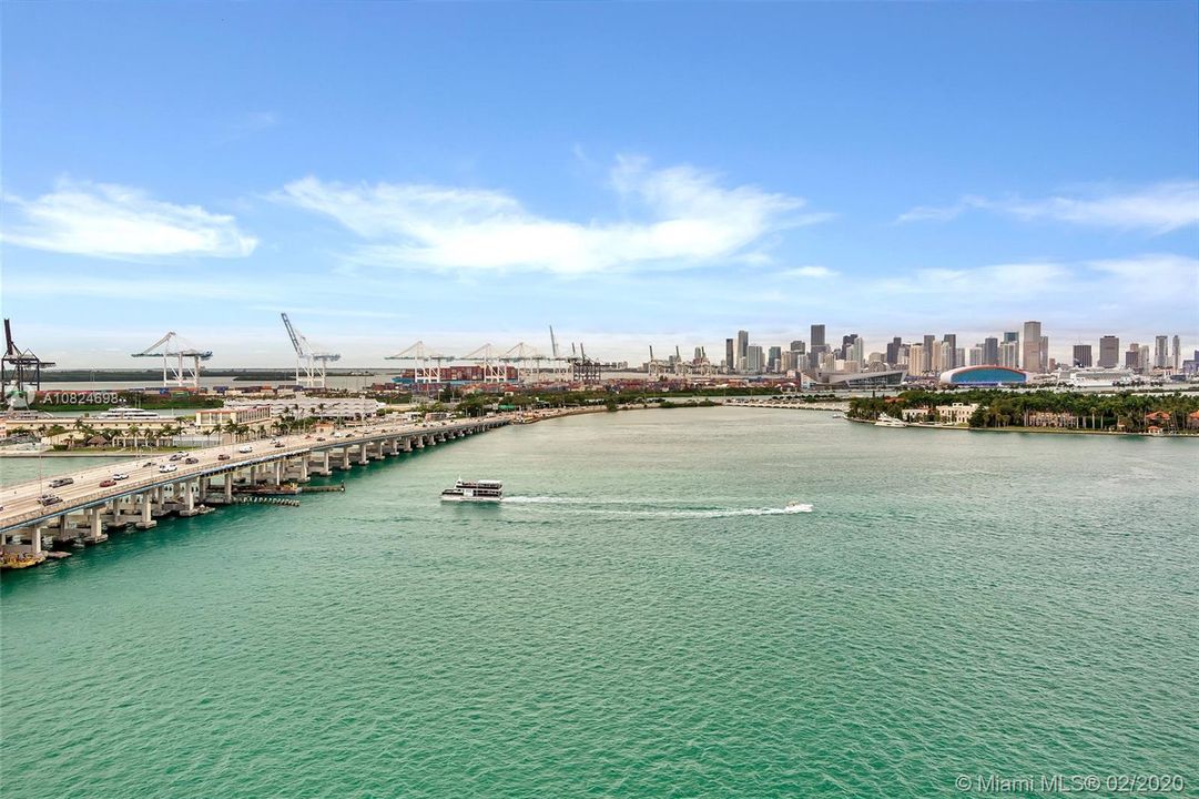 Recently Sold: $599,990 (1 beds, 1 baths, 779 Square Feet)