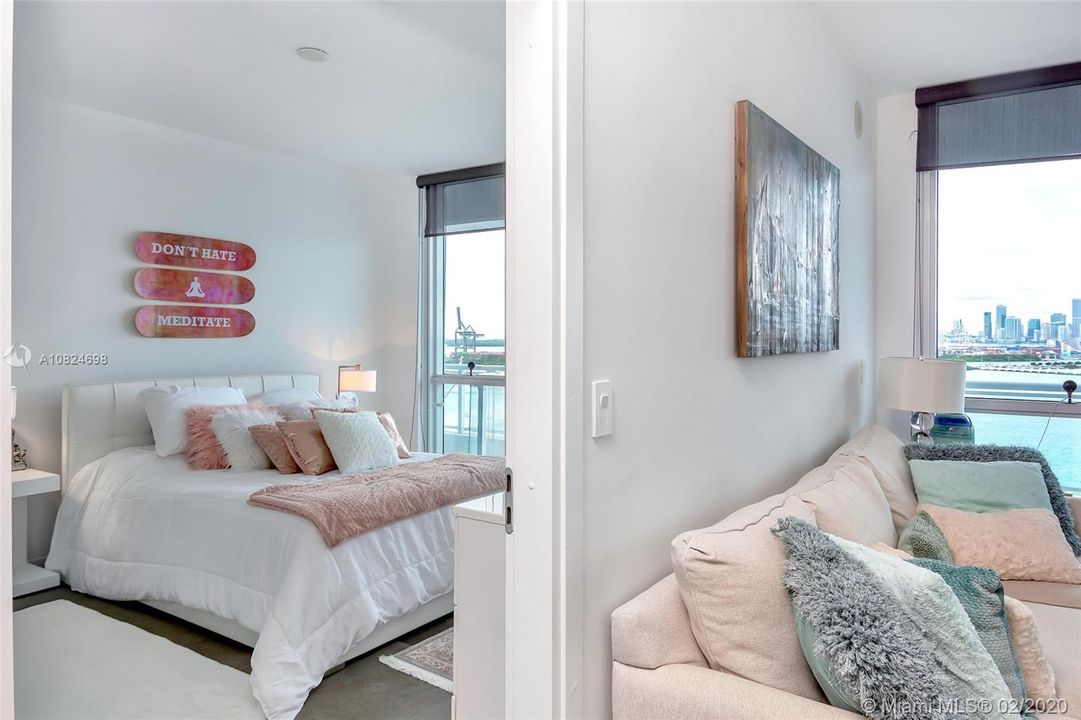 Recently Sold: $599,990 (1 beds, 1 baths, 779 Square Feet)