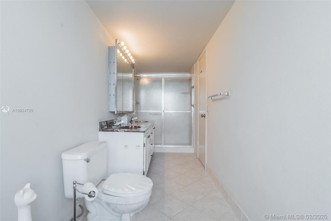 Recently Sold: $395,000 (3 beds, 2 baths, 1804 Square Feet)