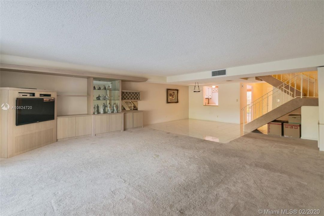 Recently Sold: $395,000 (3 beds, 2 baths, 1804 Square Feet)