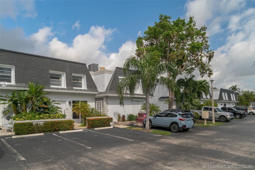 Recently Sold: $395,000 (3 beds, 2 baths, 1804 Square Feet)