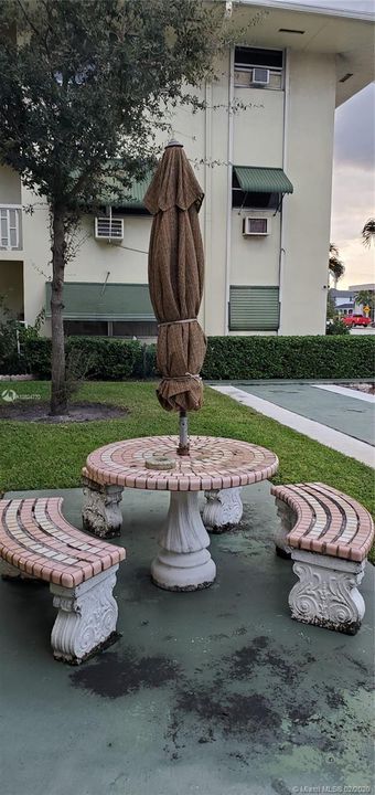 Recently Sold: $85,000 (1 beds, 1 baths, 640 Square Feet)