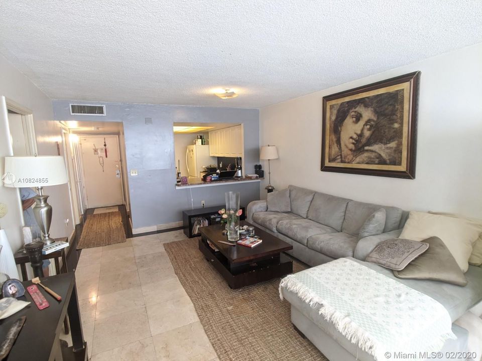 Recently Sold: $105,000 (1 beds, 1 baths, 801 Square Feet)