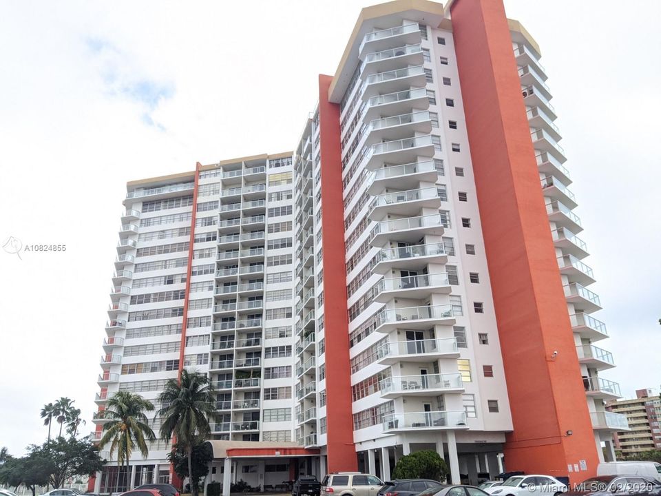 Recently Sold: $105,000 (1 beds, 1 baths, 801 Square Feet)