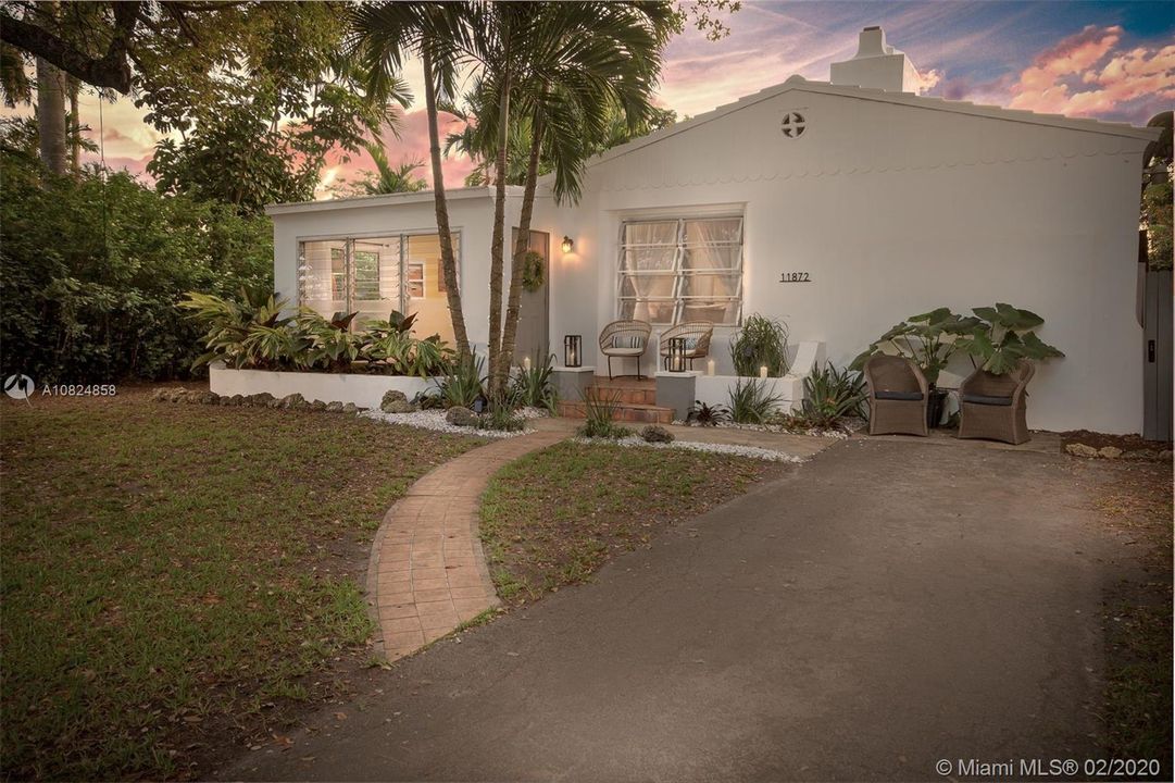 Nicely set back front entry to the home