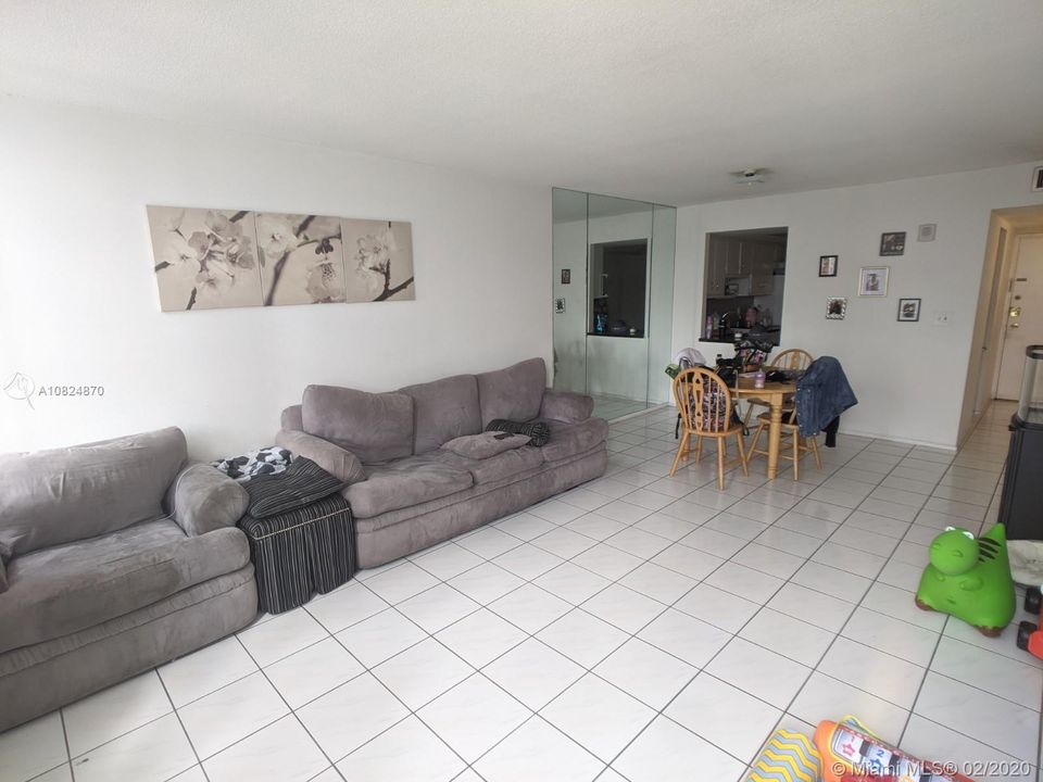 Vendido Recientemente: $99,500 (1 camas, 2 baños, 861 Pies cuadrados)