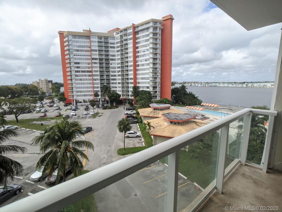 Vendido Recientemente: $99,500 (1 camas, 2 baños, 861 Pies cuadrados)