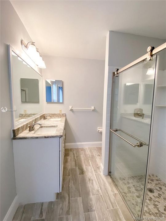 Vendido Recientemente: $340,000 (3 camas, 2 baños, 1950 Pies cuadrados)