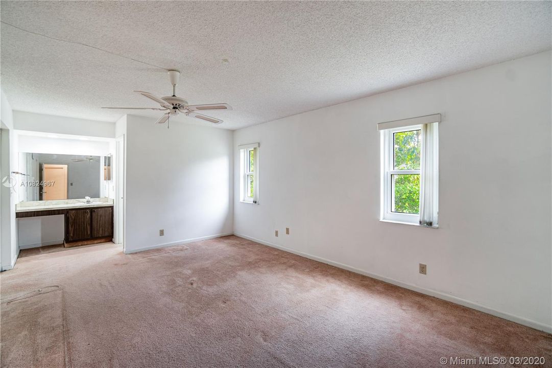 Recently Sold: $359,900 (3 beds, 2 baths, 1891 Square Feet)