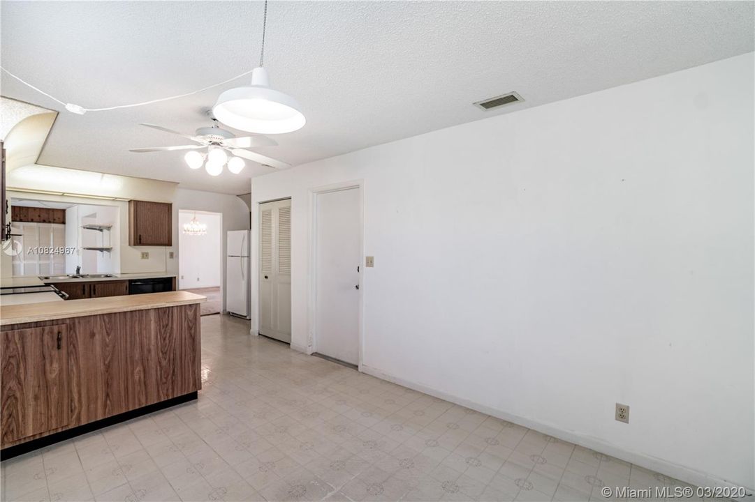 Recently Sold: $359,900 (3 beds, 2 baths, 1891 Square Feet)