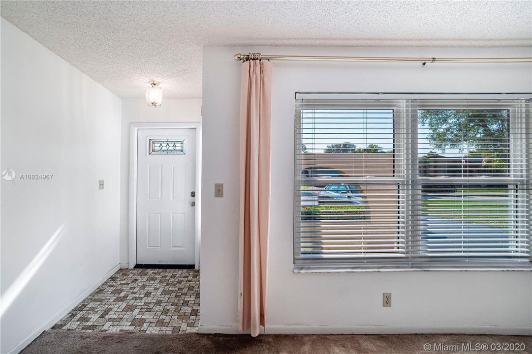 Recently Sold: $359,900 (3 beds, 2 baths, 1891 Square Feet)