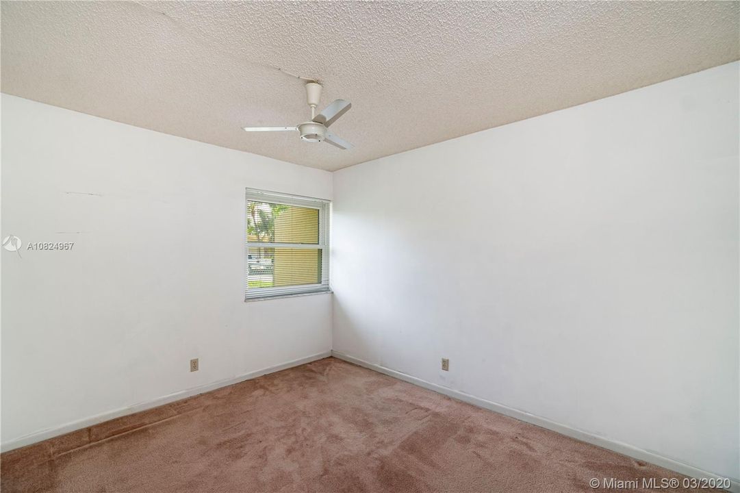 Recently Sold: $359,900 (3 beds, 2 baths, 1891 Square Feet)