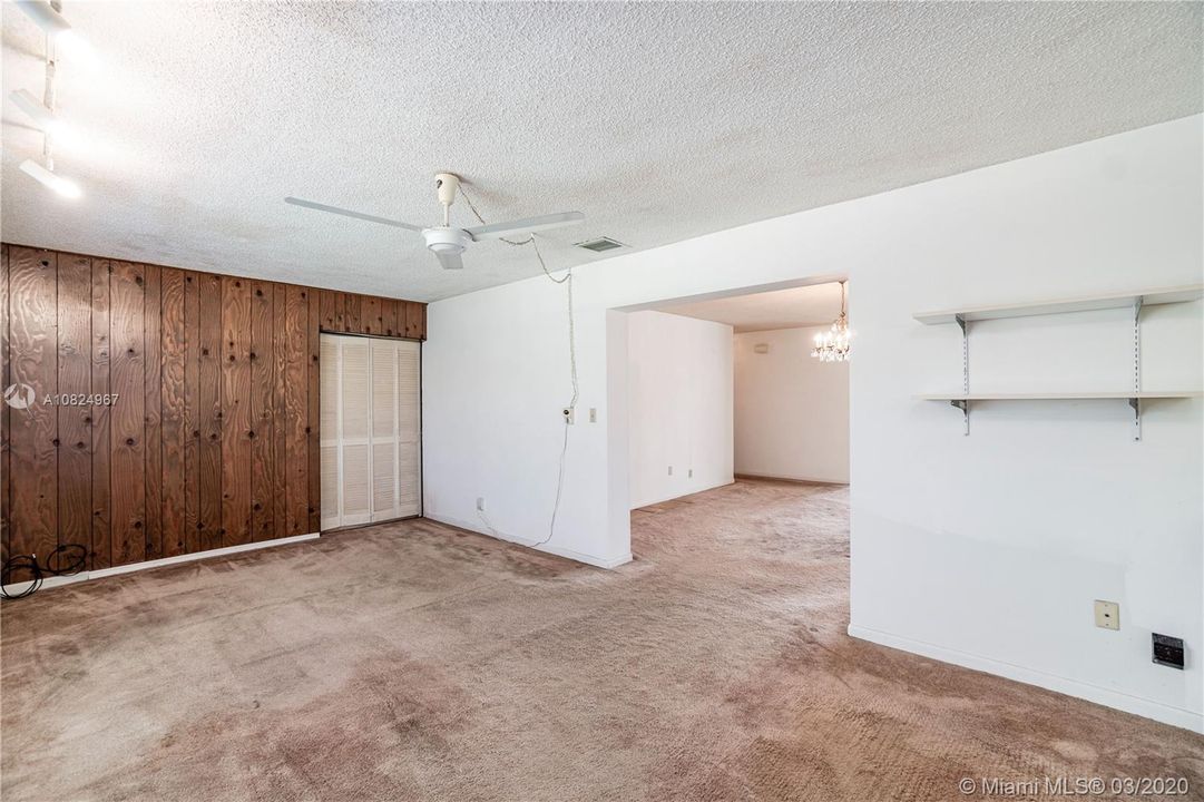 Recently Sold: $359,900 (3 beds, 2 baths, 1891 Square Feet)