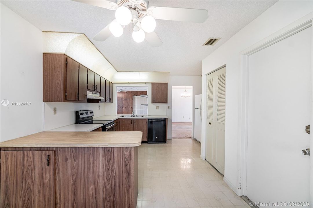 Recently Sold: $359,900 (3 beds, 2 baths, 1891 Square Feet)