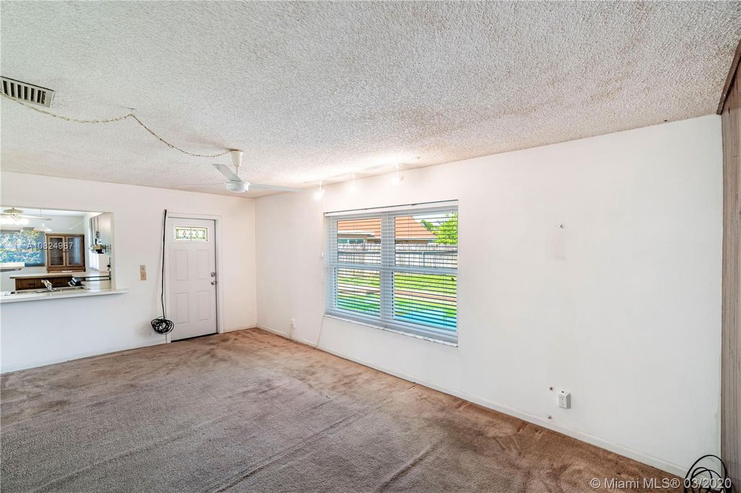 Recently Sold: $359,900 (3 beds, 2 baths, 1891 Square Feet)