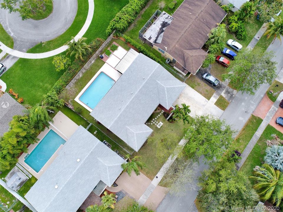 Vendido Recientemente: $415,000 (4 camas, 2 baños, 2137 Pies cuadrados)