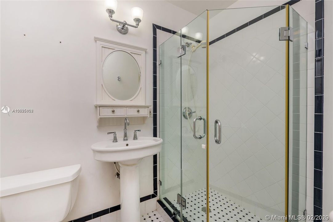 Недавно арендовано: $3,400 (4 спален, 3 ванн, 2271 Квадратных фут)
