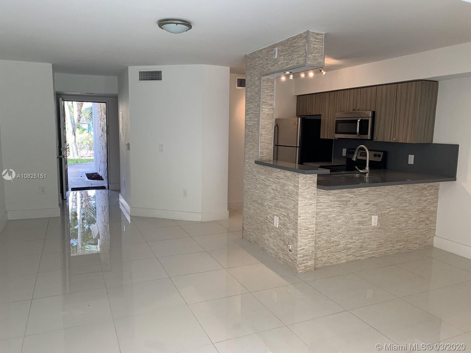 Recently Sold: $189,000 (1 beds, 1 baths, 602 Square Feet)